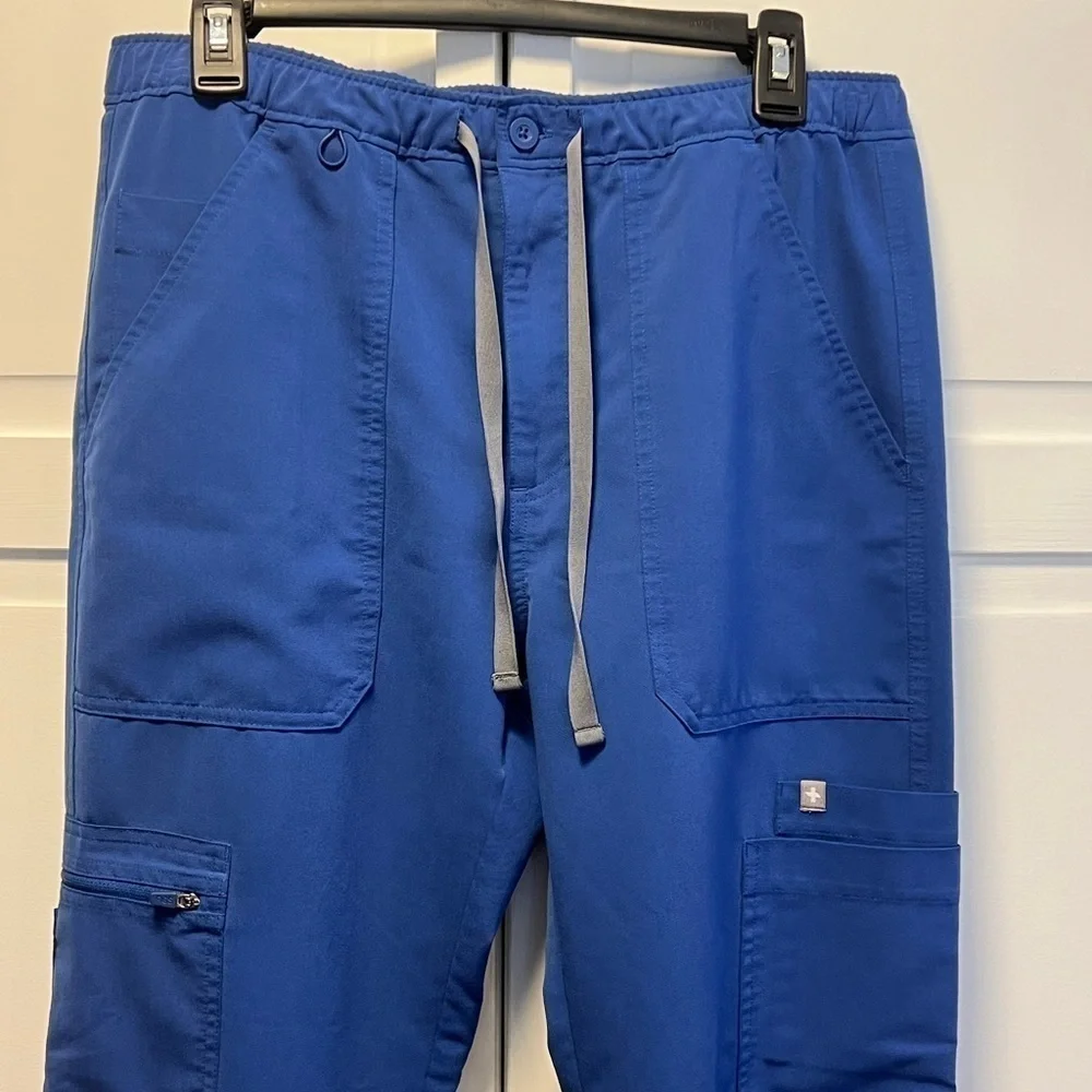Men’s Figs Cairo Cargo Scrub Pants Size Men’s Medium Color Royal Blue